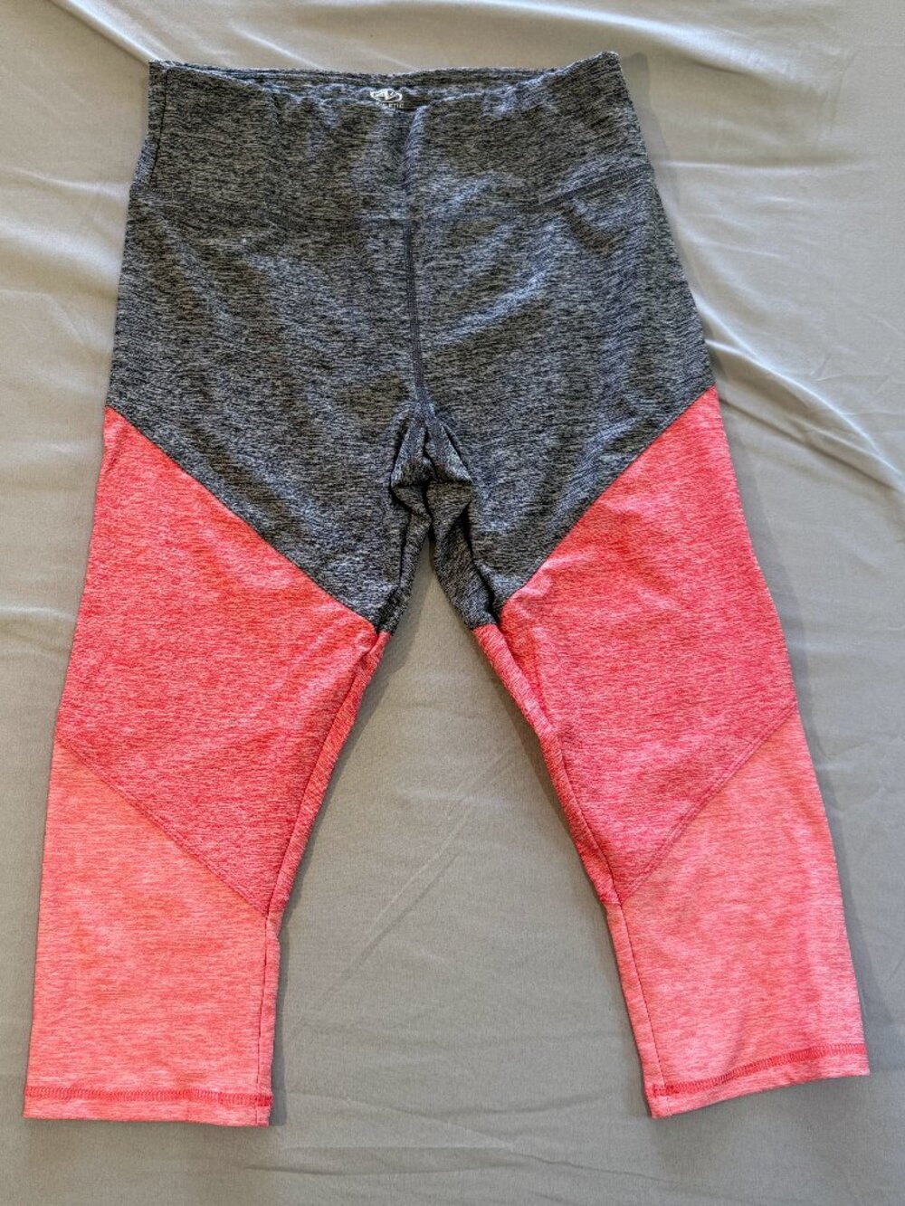 Athletic Works Women's Dri Works Capri Leggings Size Medium Pink And Gray